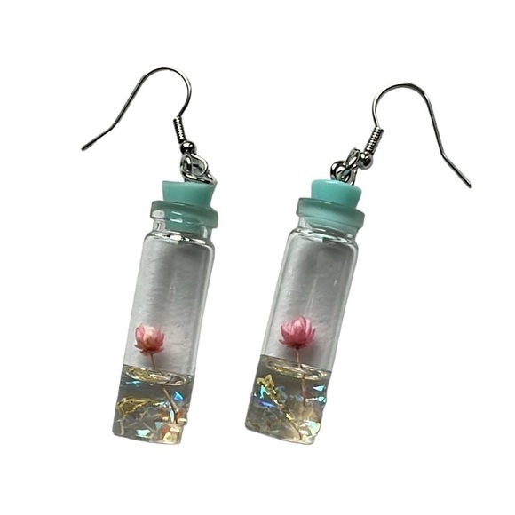 Resin Earrings Dried Flower - Picture 1 of 14